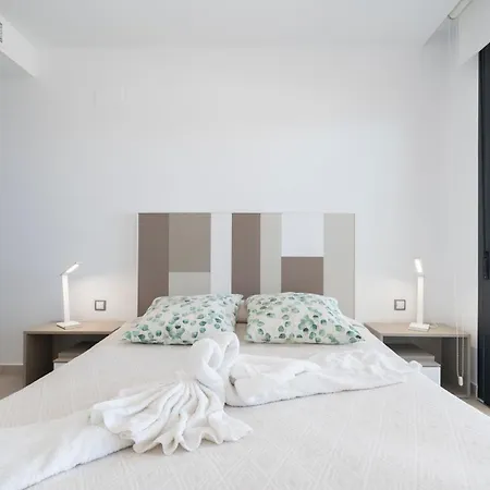 Infinity View - Access To Hot Tubs & Pools Arenales del Sol