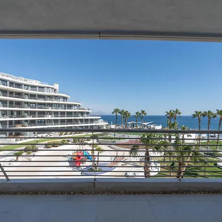 Infinity View - Access To Hot Tubs & Pools Apartment *