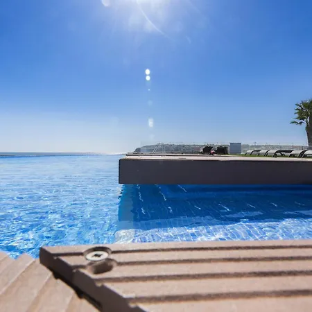 Infinity View - Access To Hot Tubs & Pools Apartment